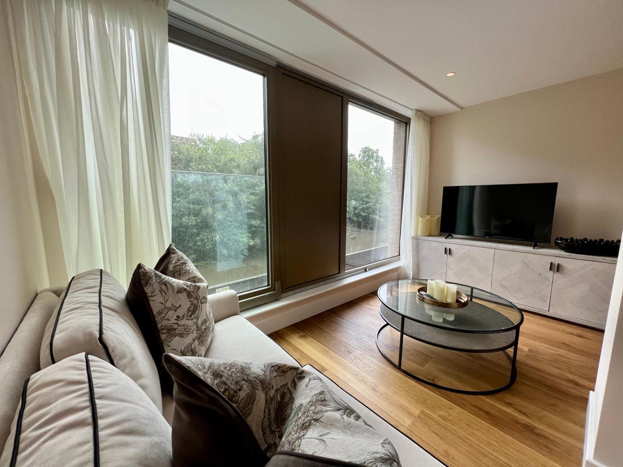 The Noir Blanc Retreat At Ryedale House Apartamento York